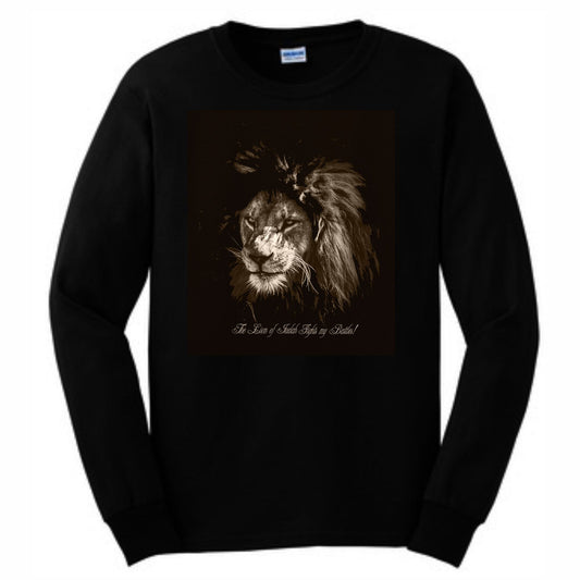 The Lion Of Judah Fights My Battles Men's Long Sleeve T-Shirt